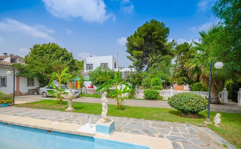 Chalet with guest house and pool