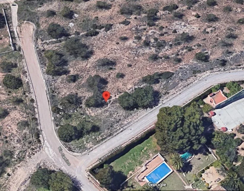 Parcela urbana en Olocau de 621 m²