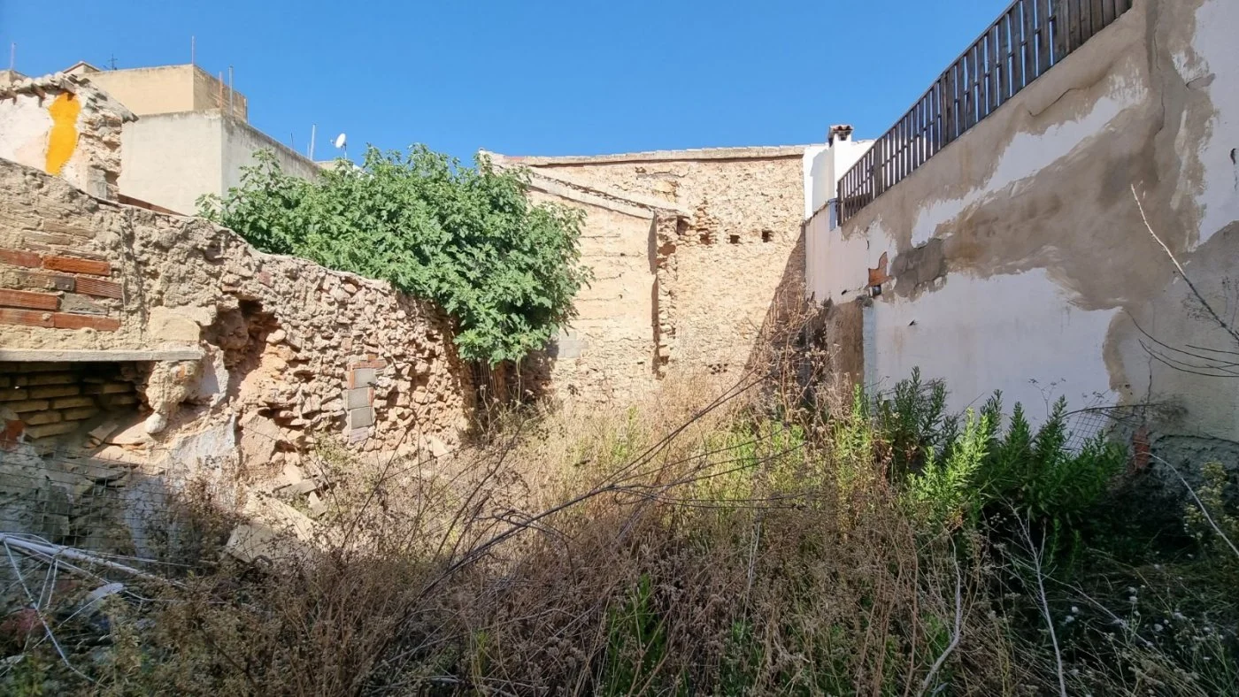 Urban plot La Pobla 84 m²