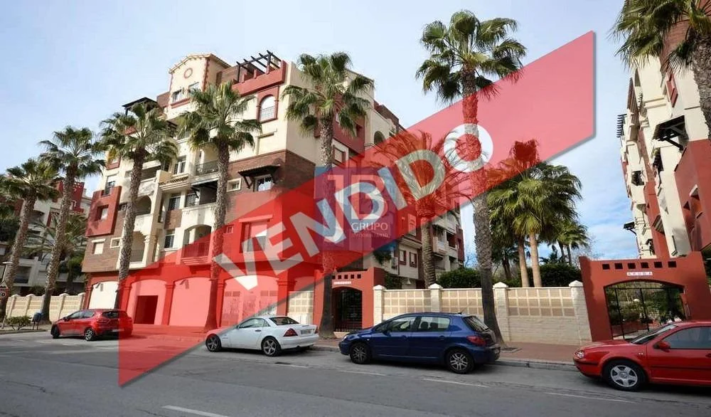 Sea-view apartment with three bedrooms