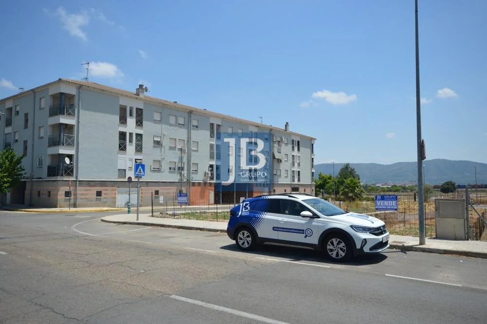 Parcela urbana chaflán de 402 m²