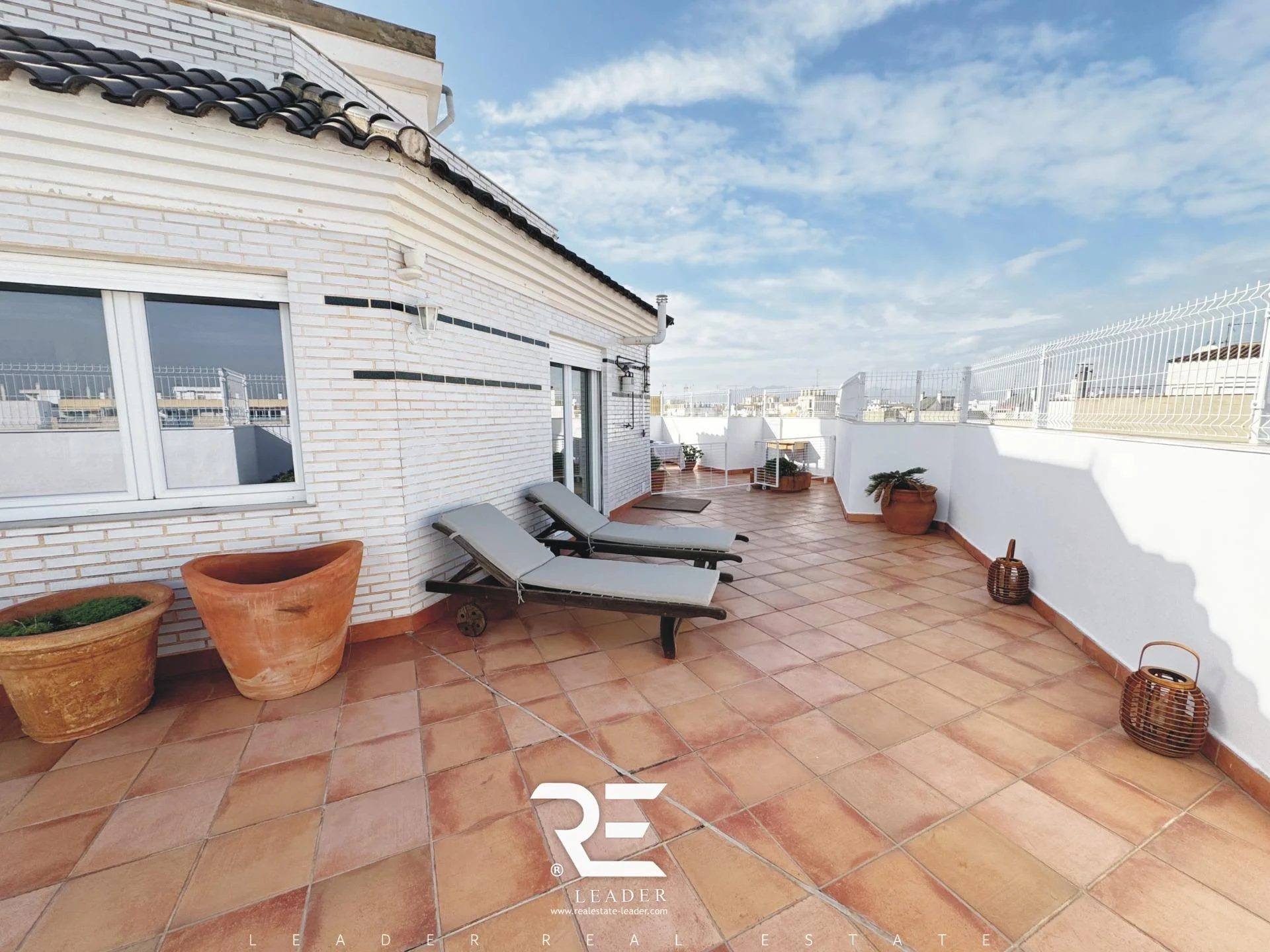 Ático reformado con terraza de 130 m²
