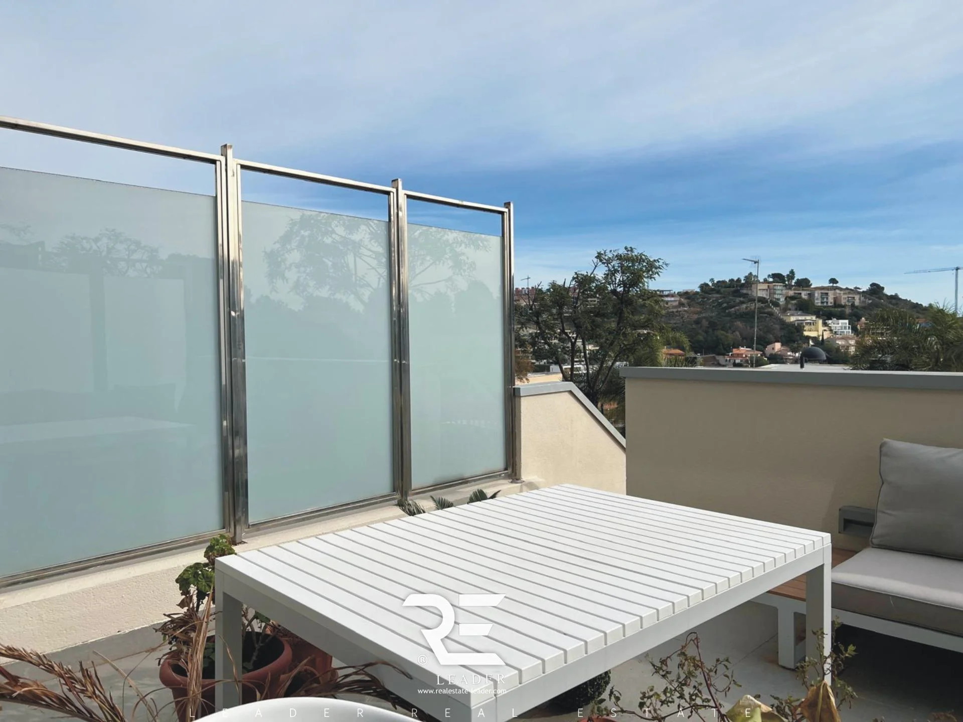 Duplex near beach with sea views