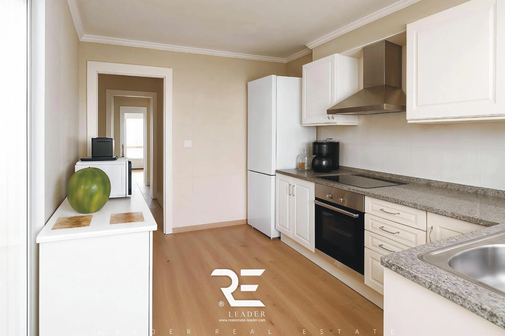 Central flat with three bedrooms