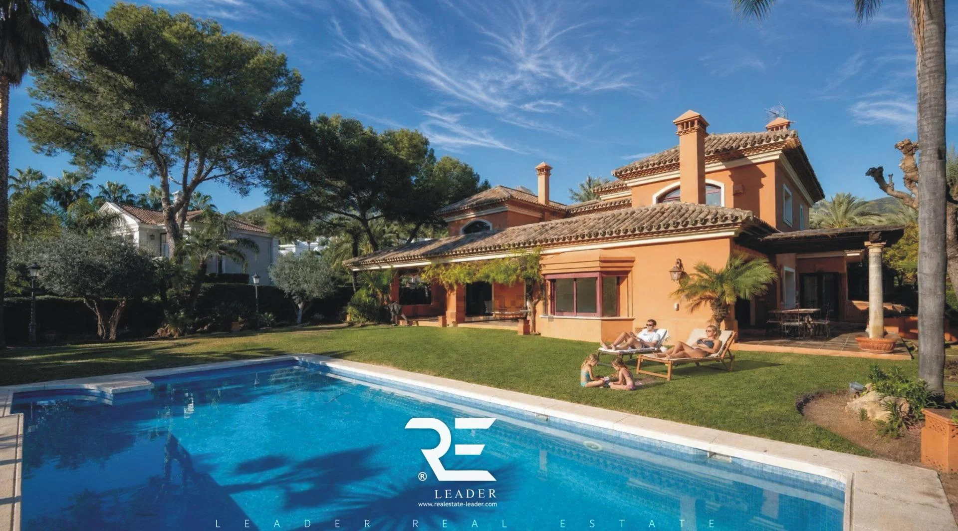 Architectural villa with 922 m² design