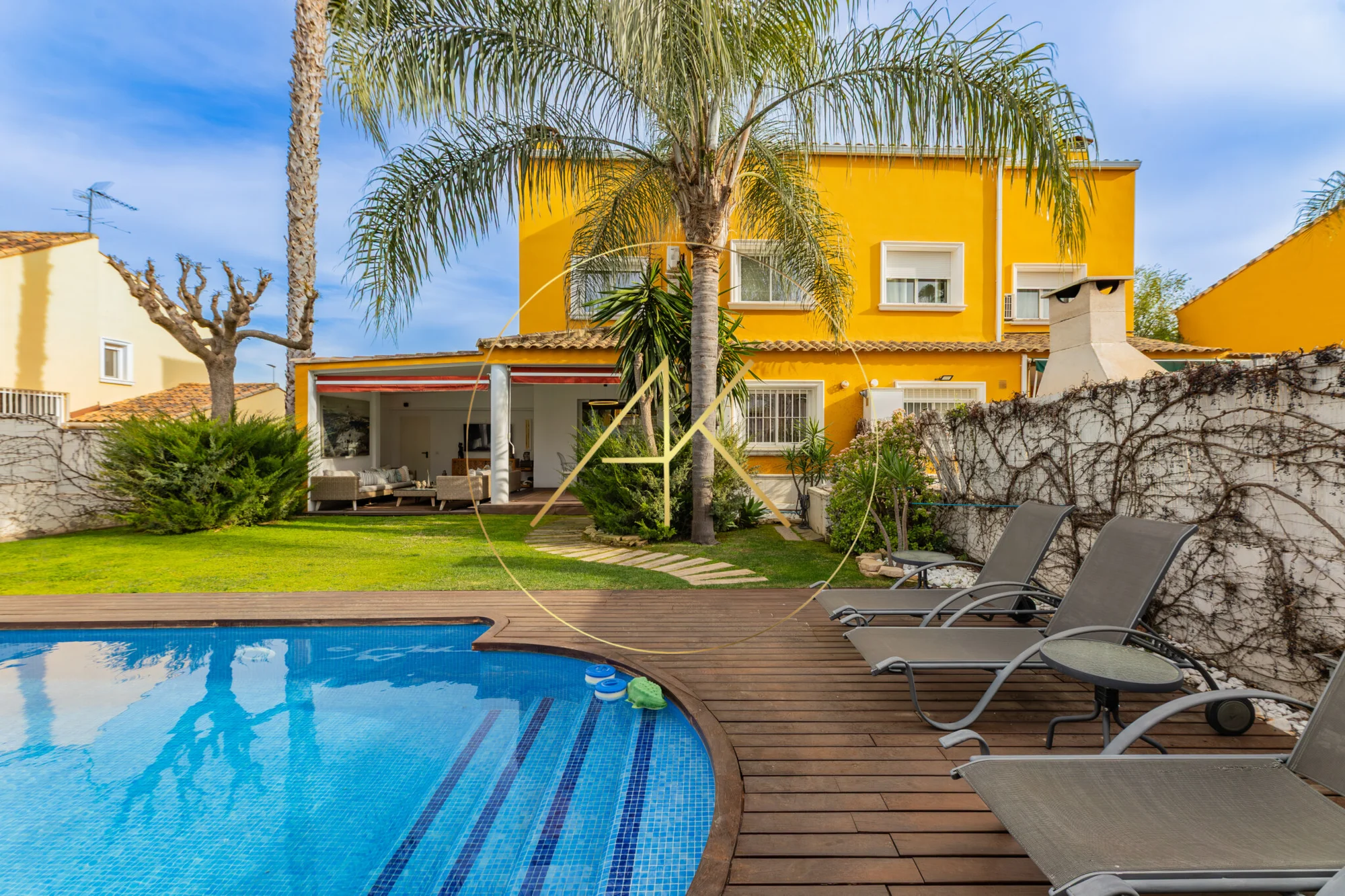 Chalet con piscina privada en Gallipont, cuatro dormitorios