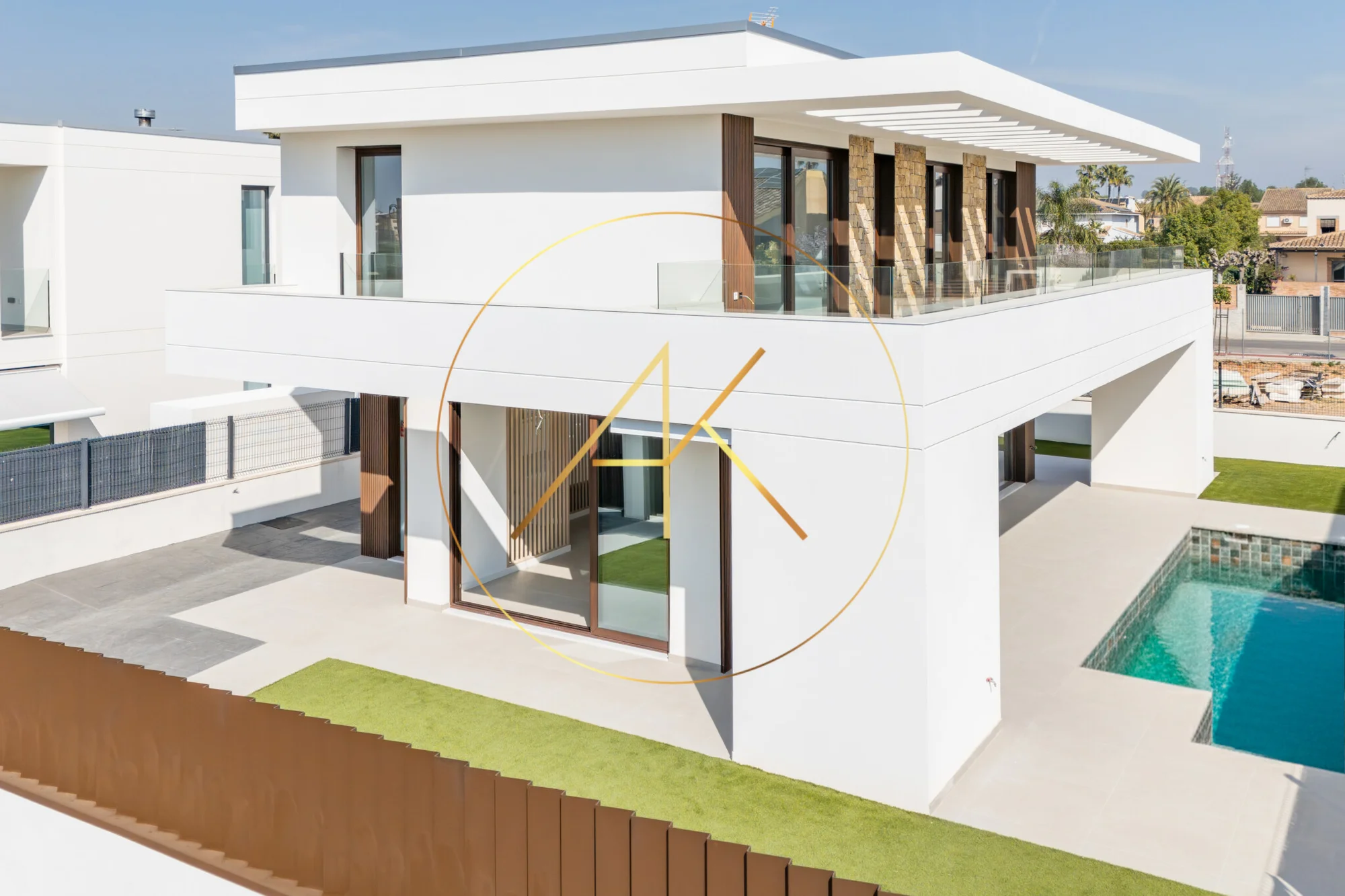 New-build chalet with pool, La Eliana