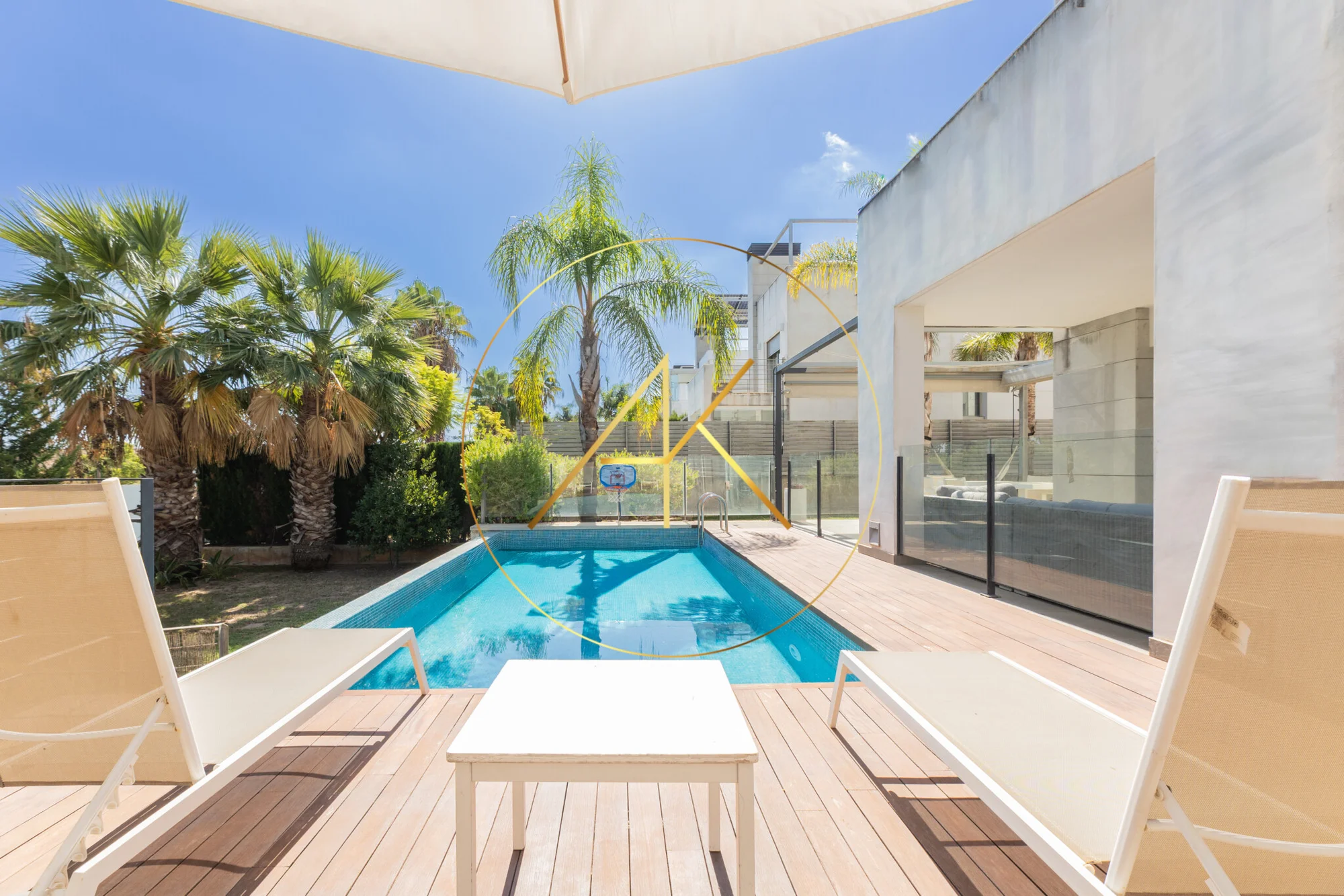 Detached chalet with pool in Godella