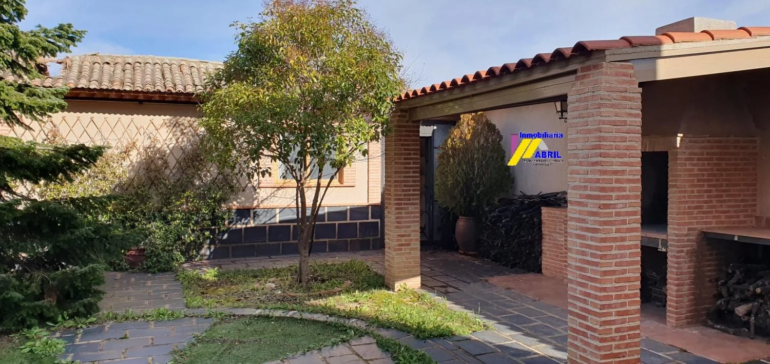 Casa lista para entrar con potencial rural