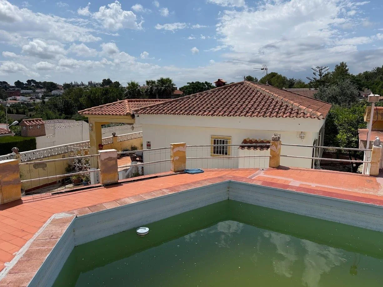 Detached chalet with pool and five bedrooms