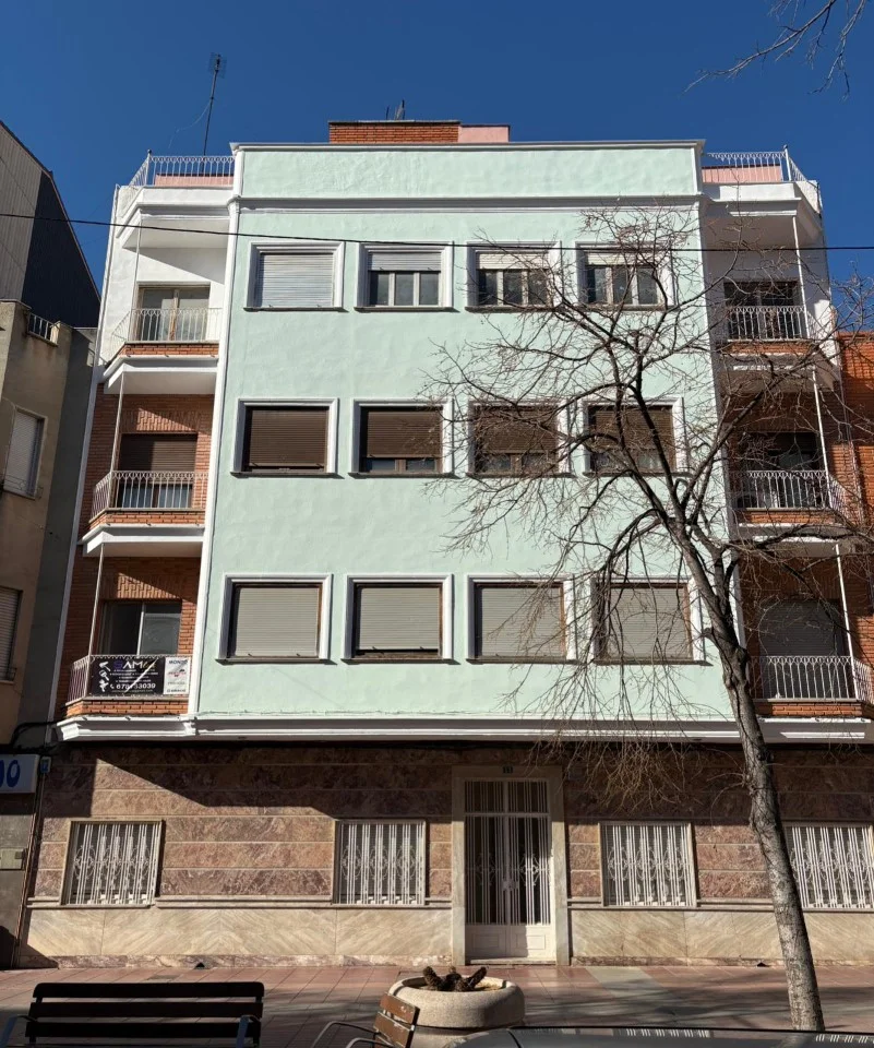 Edificio céntrico en Canals, 904 m²