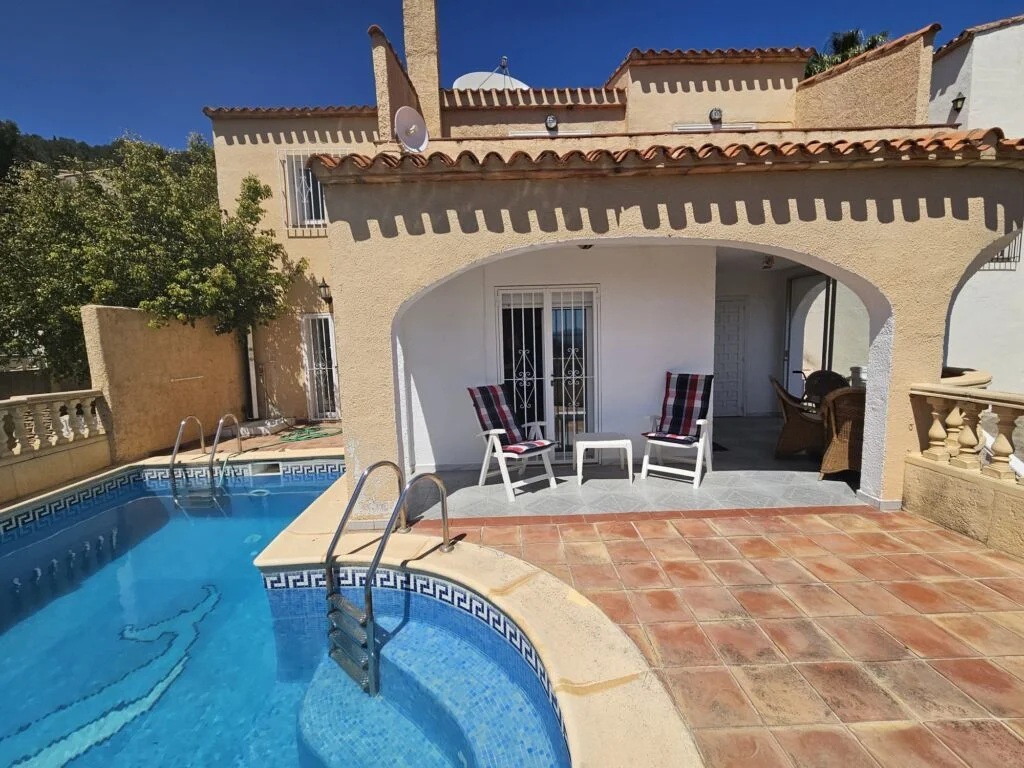 Villa con vistas al mar y piscina privada