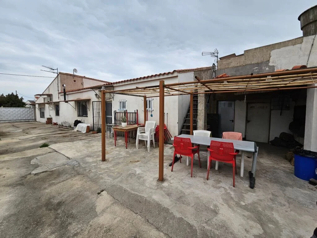 Villa de cuatro dormitorios con gran parcela