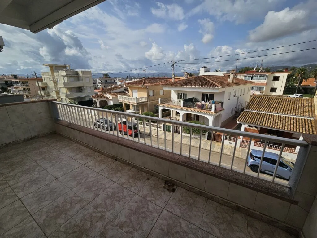 Beachside apartment with three bedrooms