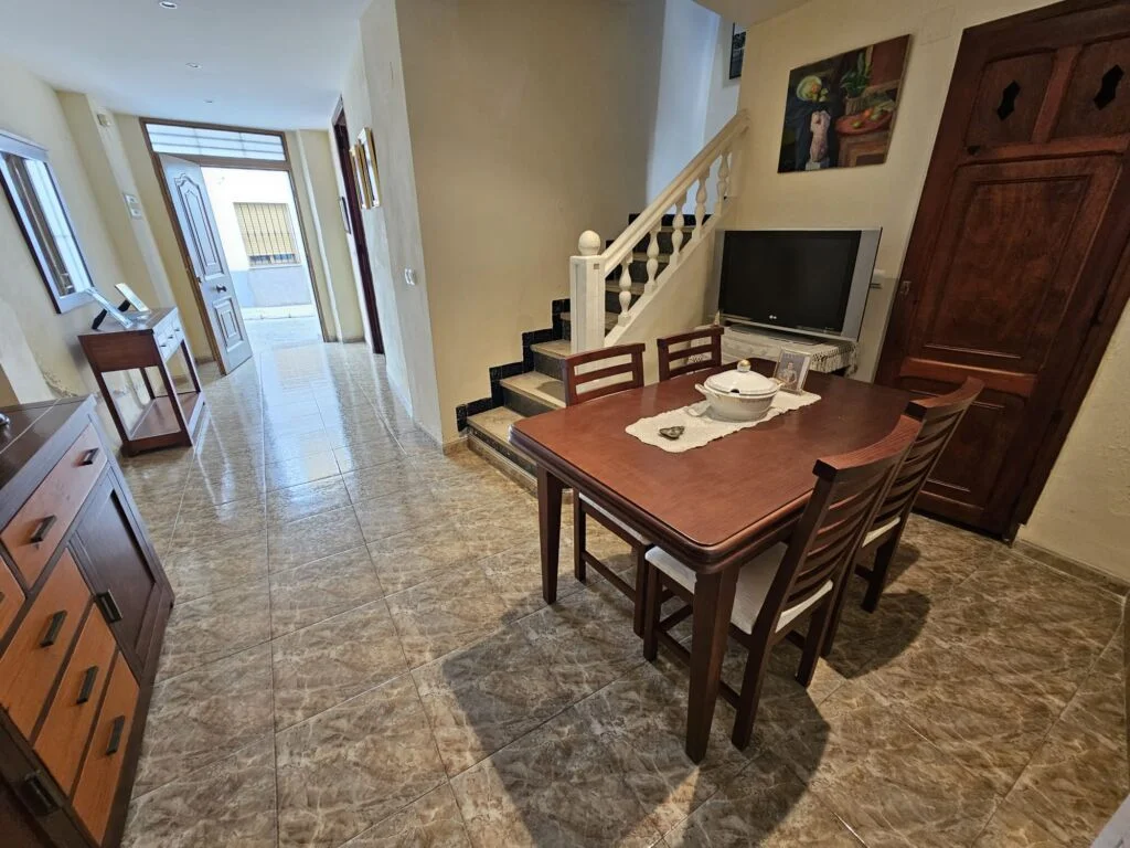 Three-bedroom townhouse with terraces