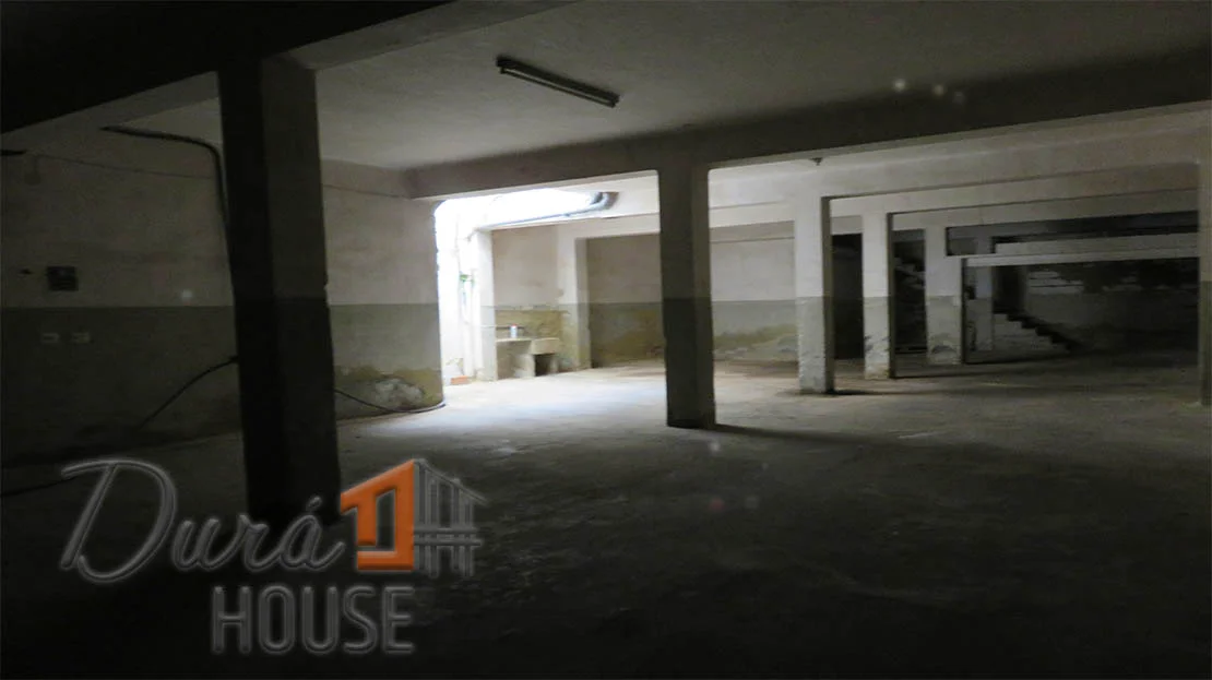 Almacén céntrico de 200 m² con suministros