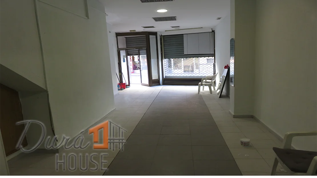 Local comercial céntrico en Llíria, 126 m²
