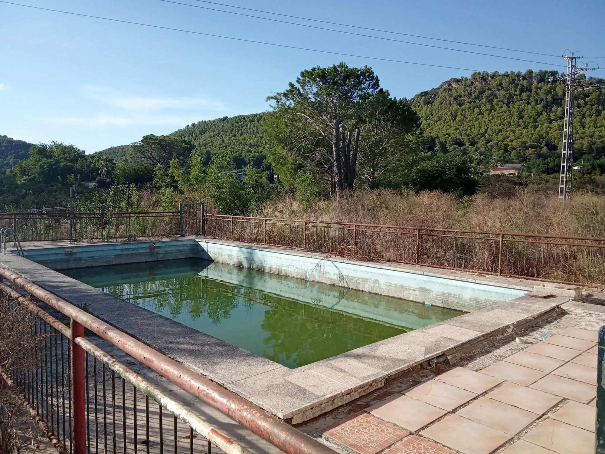 Chalet rural con parcela de 8.553 m²