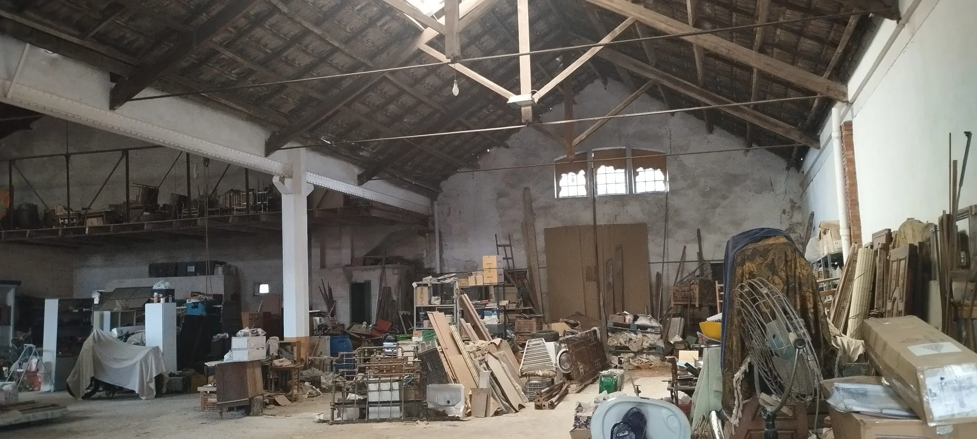 Nave industrial con vivienda en Carcaixent