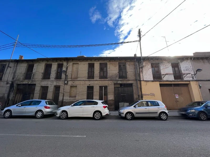 Suelo urbano con 2.074 m² edificables