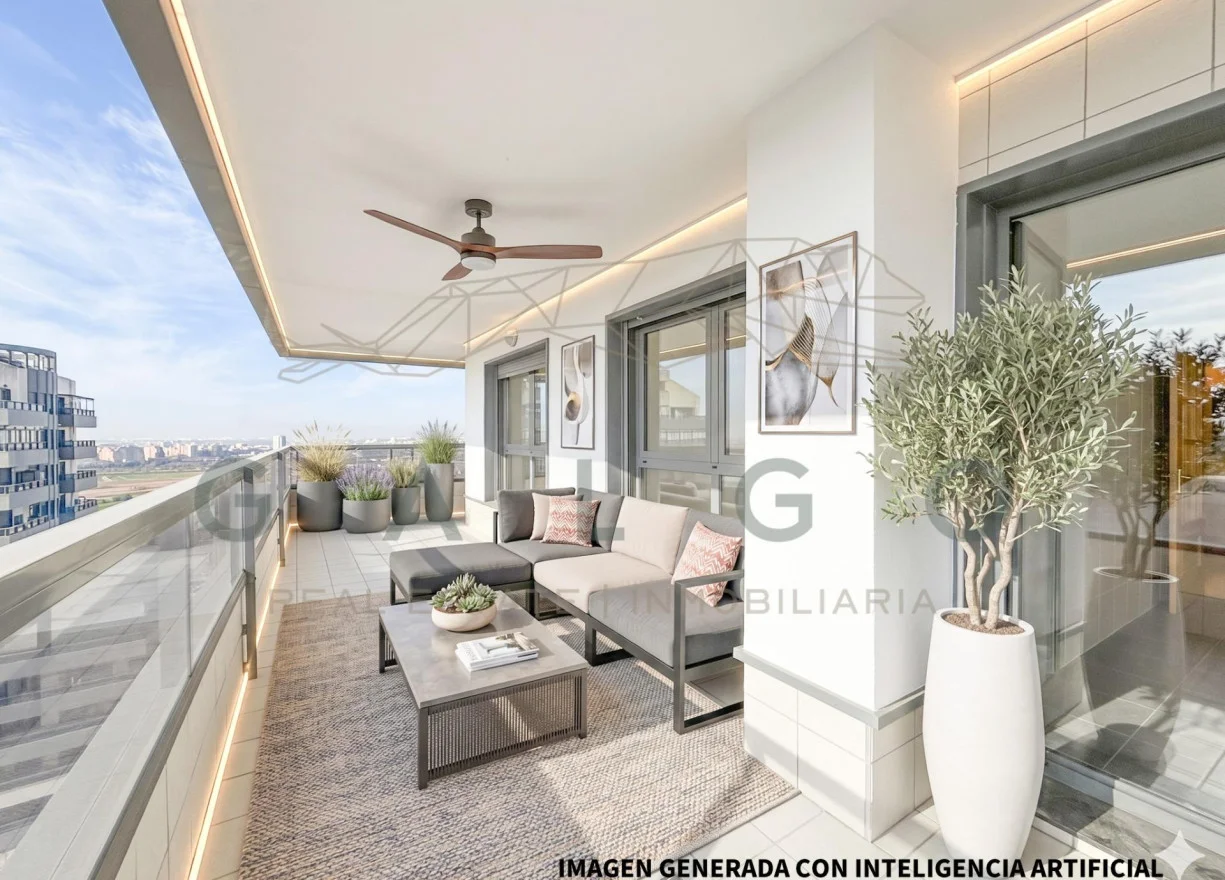Spacious Valencia flat, five-bedroom skyline views