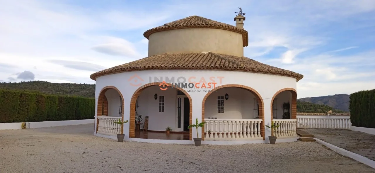 Chalet cerca de Llutxent con piscina