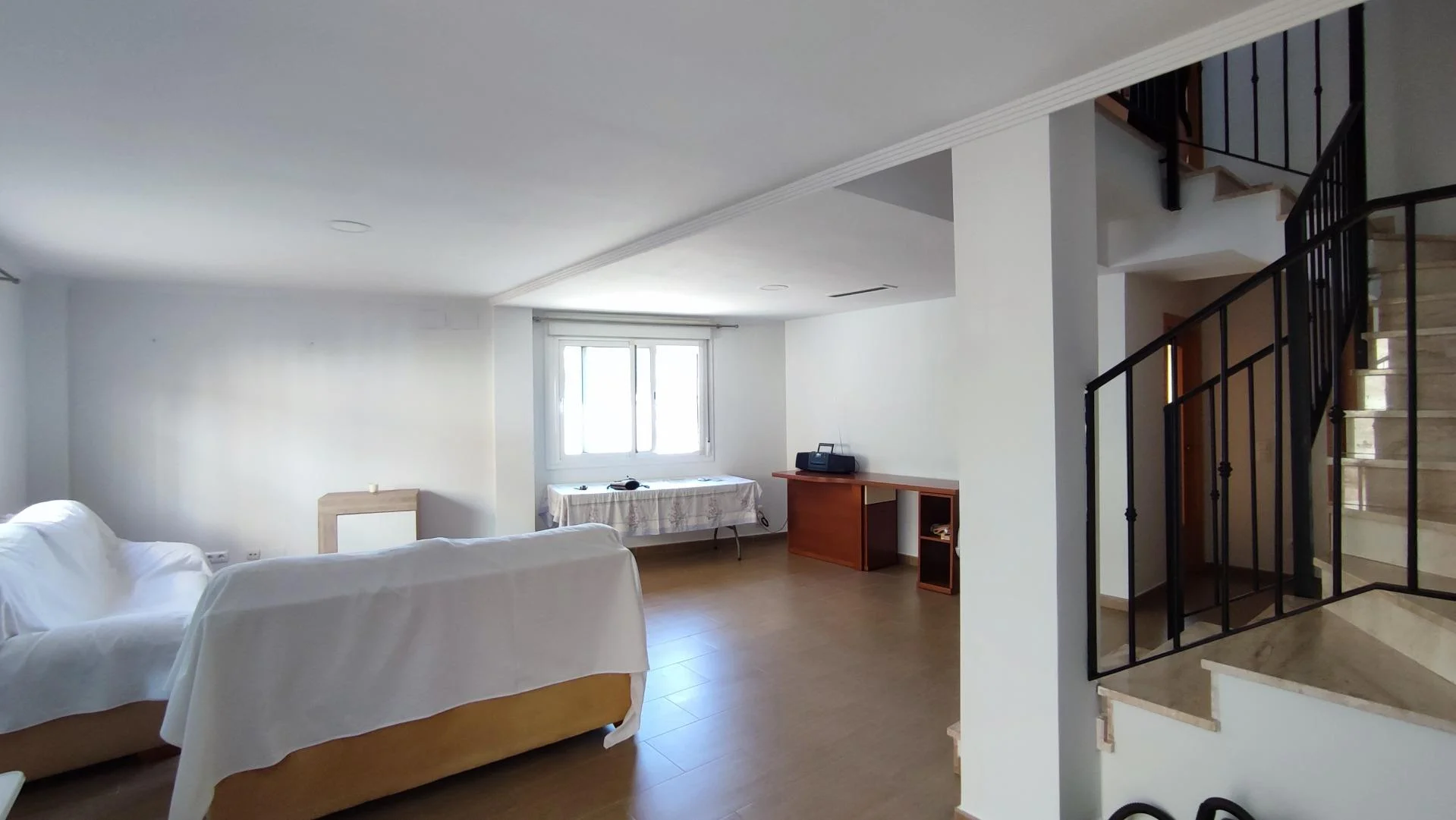 Three-bedroom townhouse with mountain views