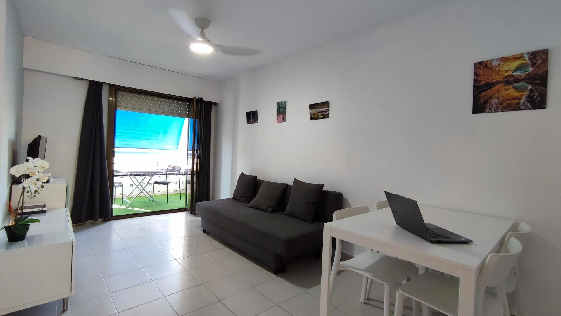 Coastal 49 m² unit with licence