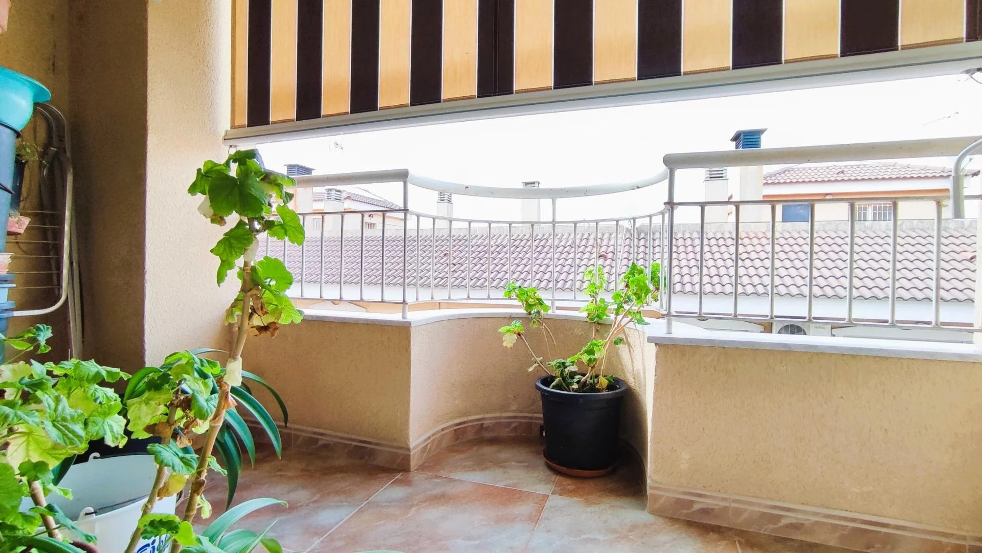 Spacious Bellreguard flat, four bedrooms