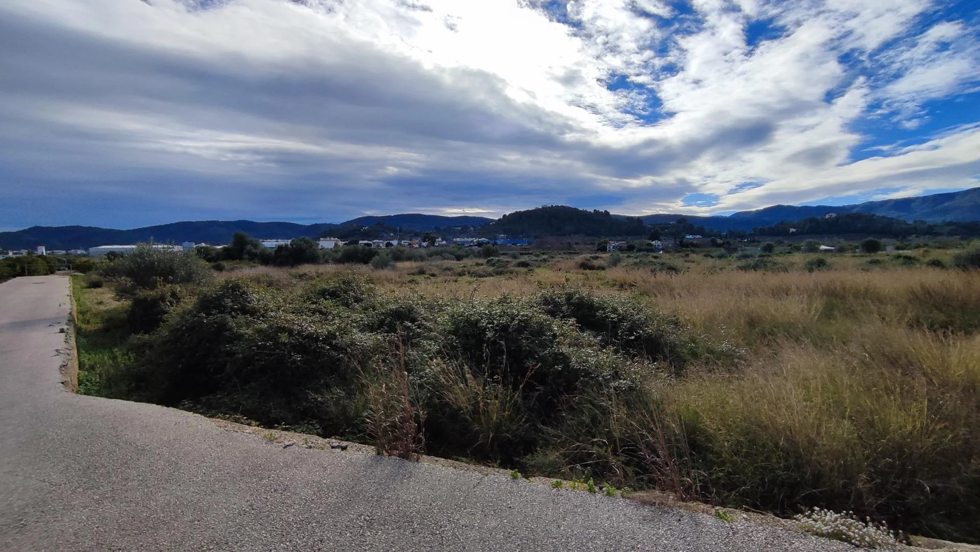 Rustic Potries plot, 1,638 m²