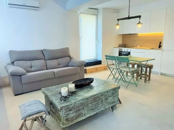Reformed seaside ground-floor studio
