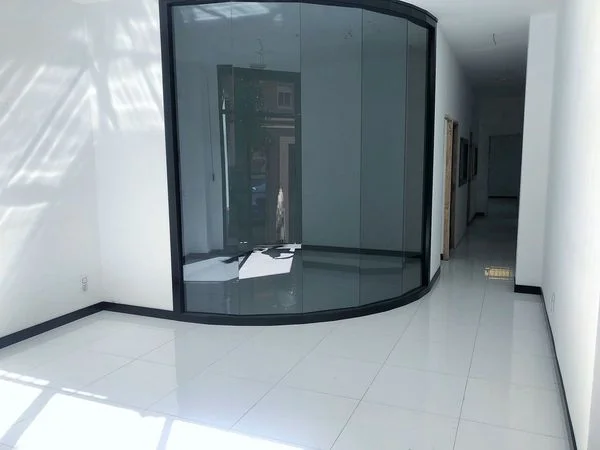 Local comercial reformado en Mestalla, 260 m²