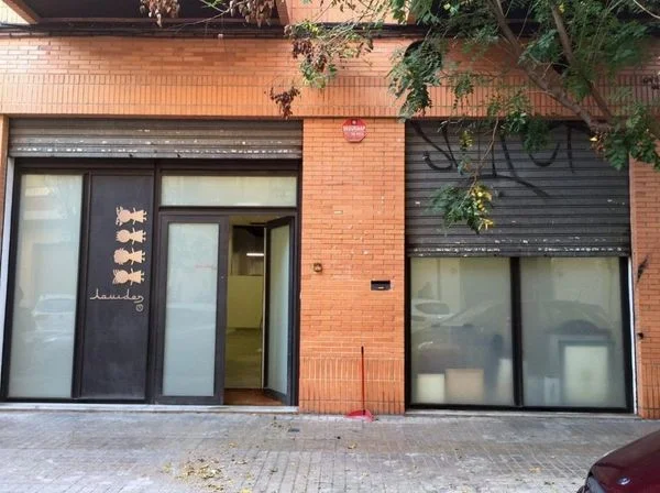 Reformed 270 m² commercial unit, Albors