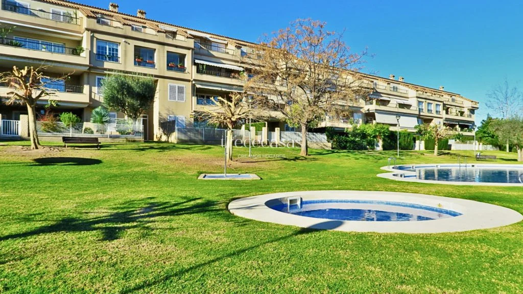 Golf-front duplex penthouse, two bedrooms