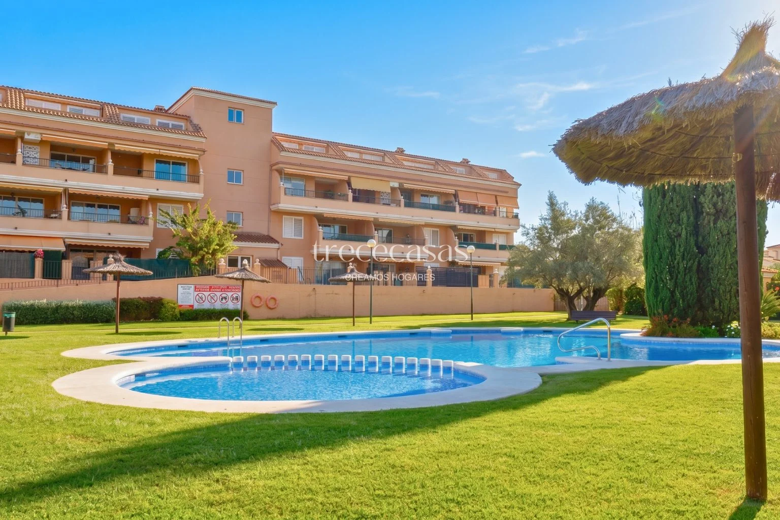 Golf-front duplex penthouse, 2 bedrooms