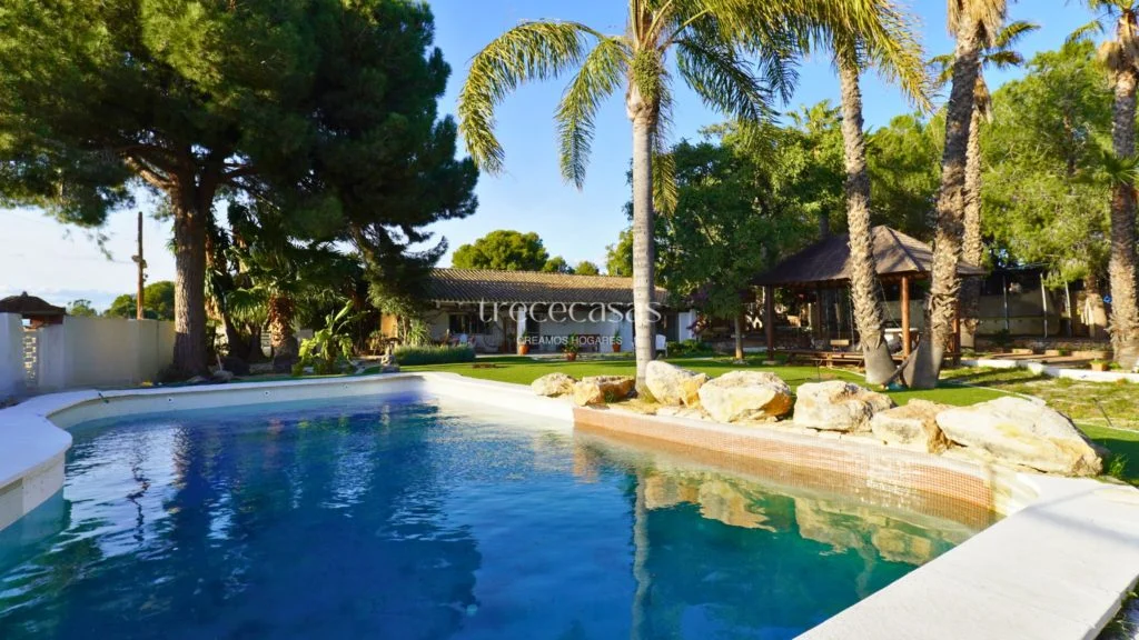 Chalet privado con gran jardín