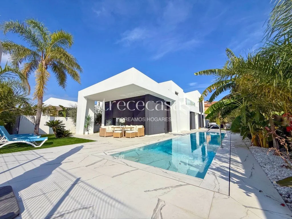 Chalet contemporáneo en Torre en Conill