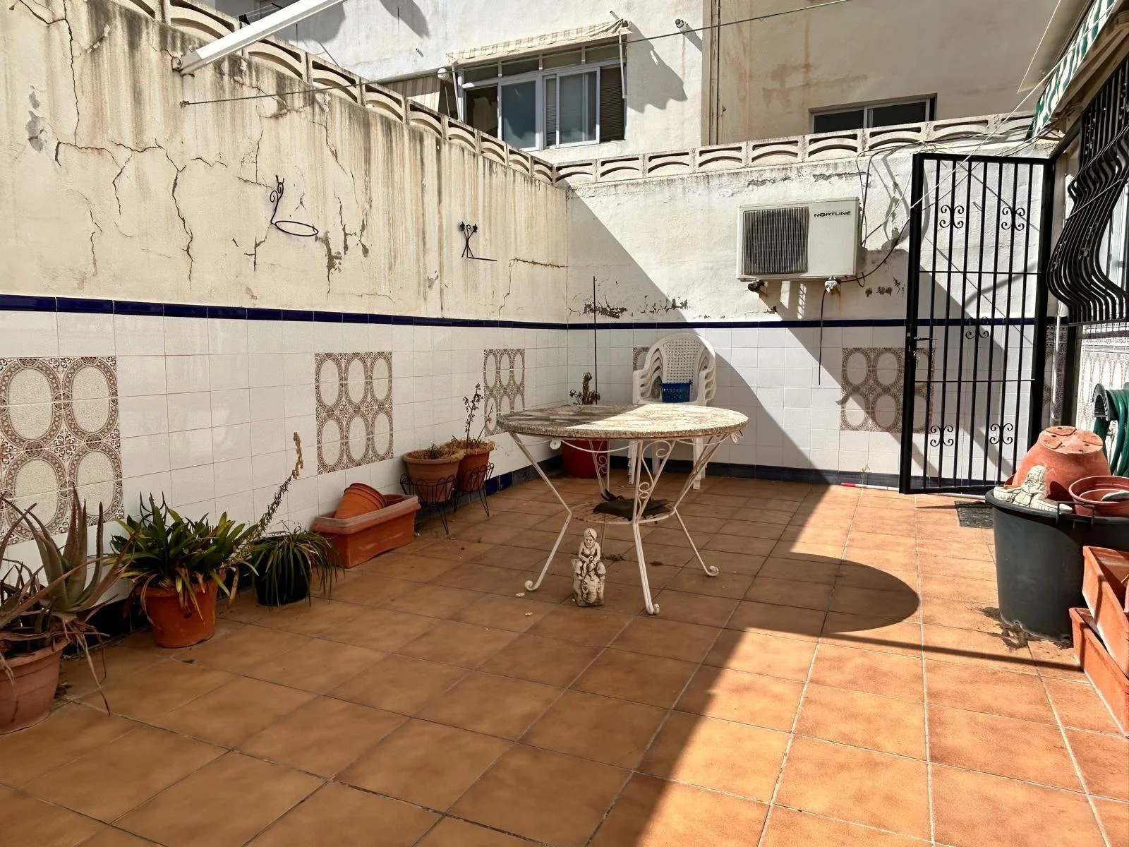 Spacious Gandia flat with large terrace