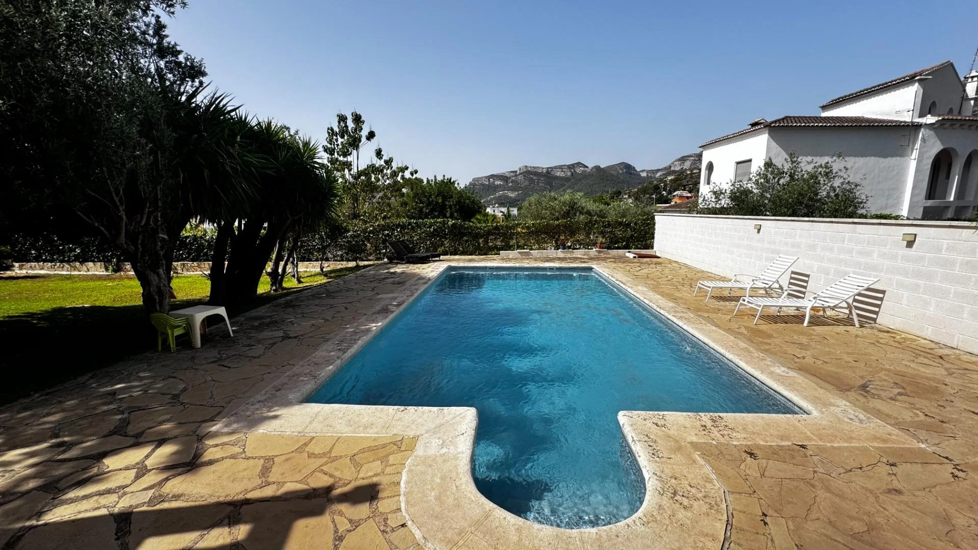 Private-pool chalet in Marxuquera, 244 m²