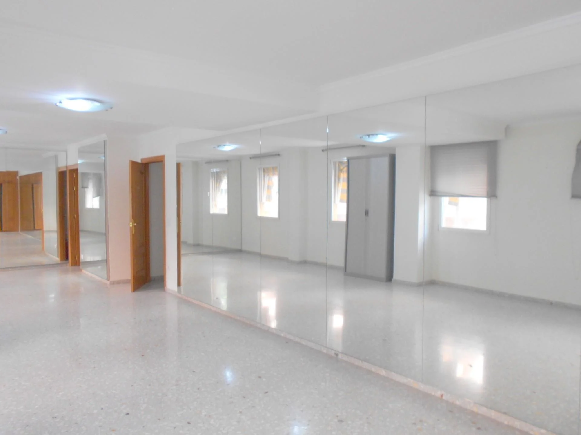 Corner commercial premises, 193 m²