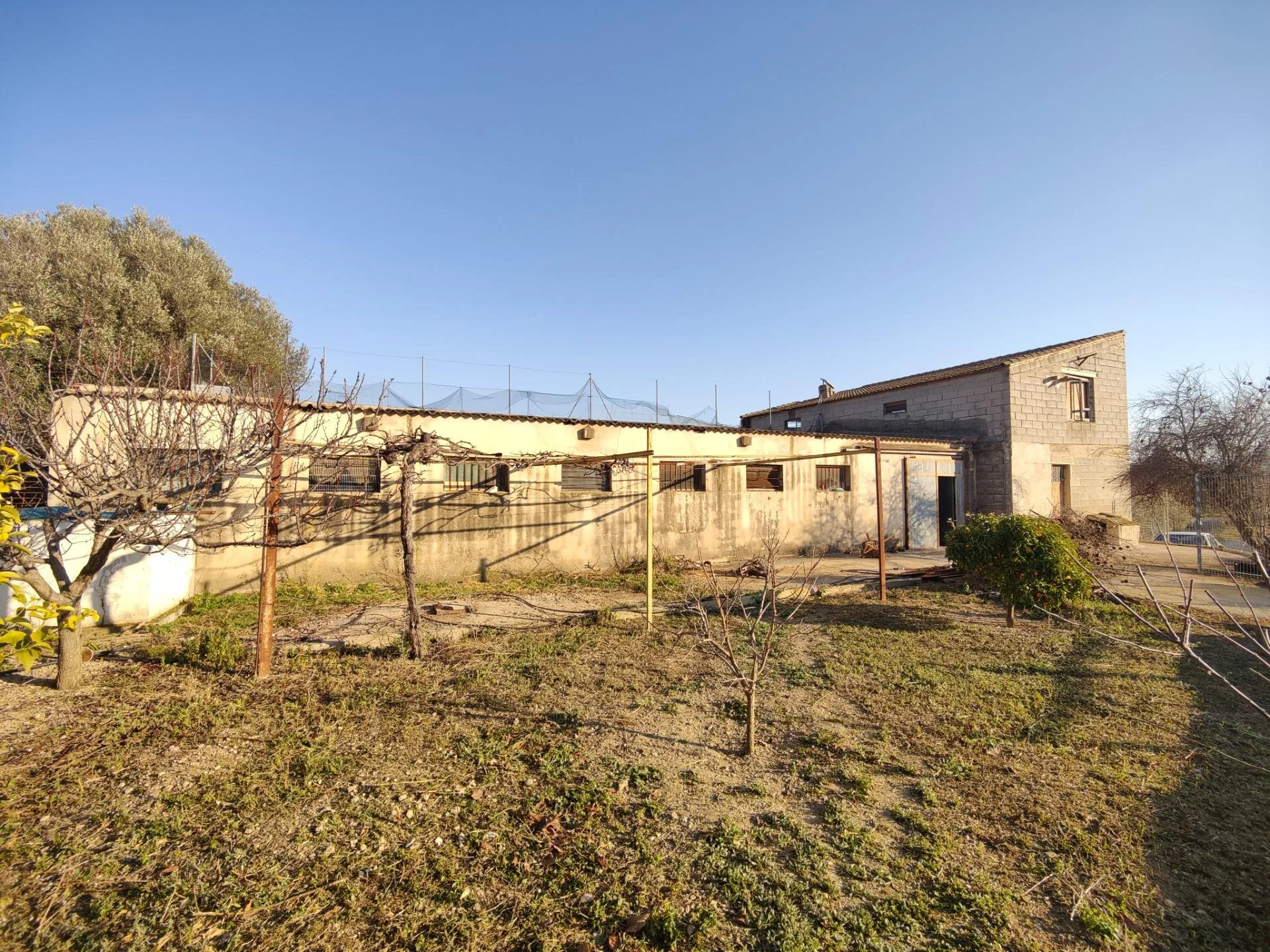 458 m² industrial nave in Macastre