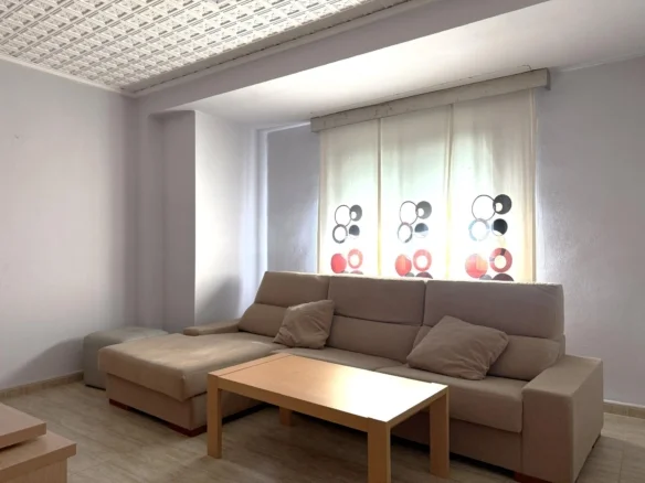 Bright Piles flat, 103 m², balcony