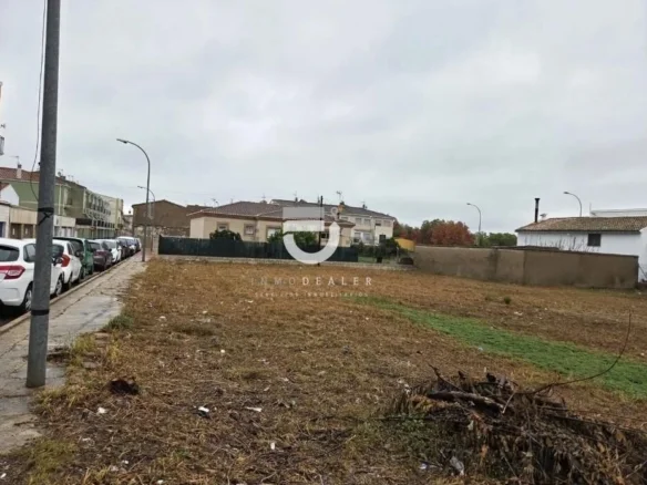Parcela urbana con servicios completos