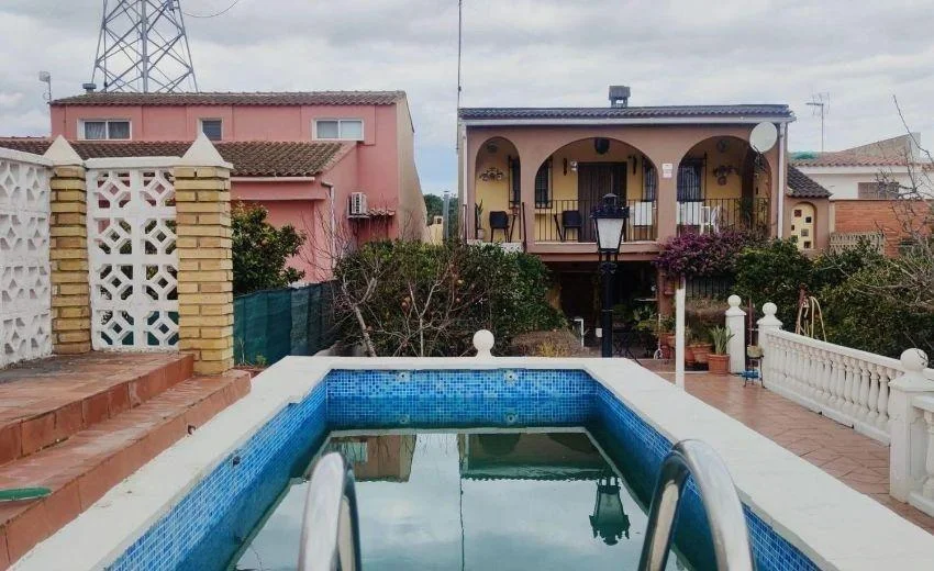 Independent chalet with private pool