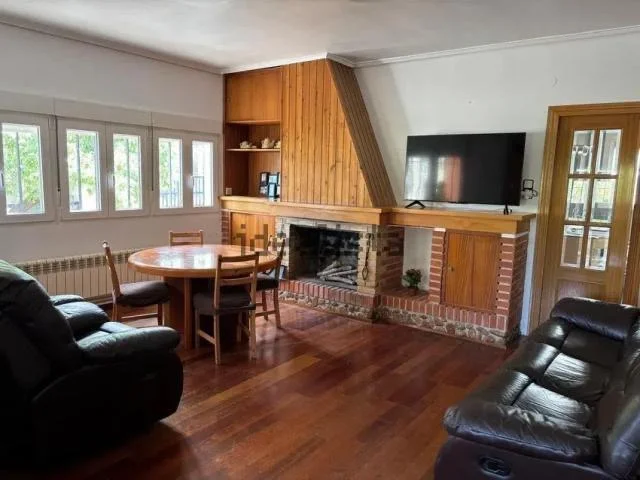 Chalet with pool and 919 m² plot
