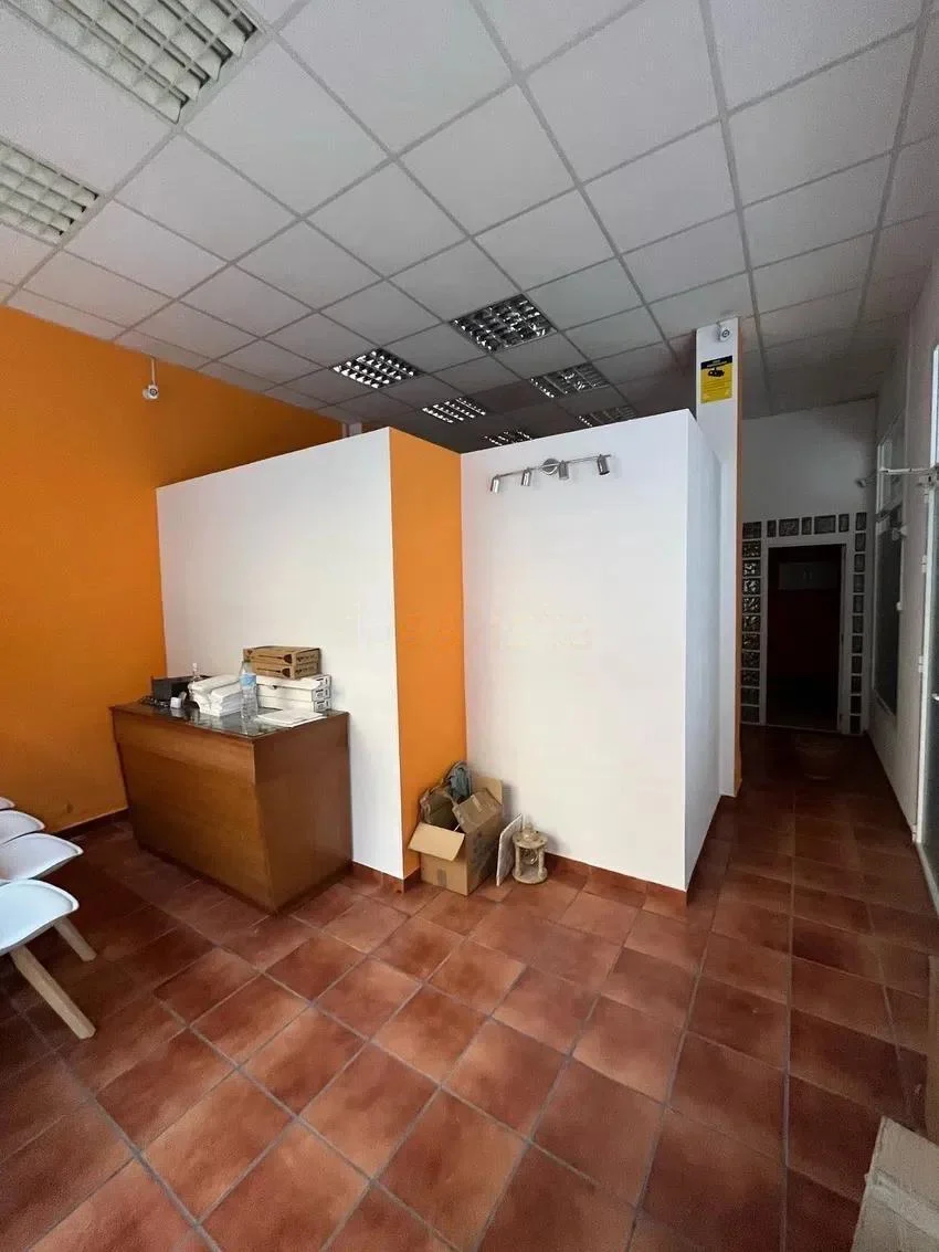 Local comercial céntrico en Burjassot, 208 m²