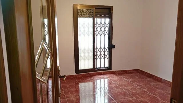 Reformed ground-floor flat, 3 bedrooms