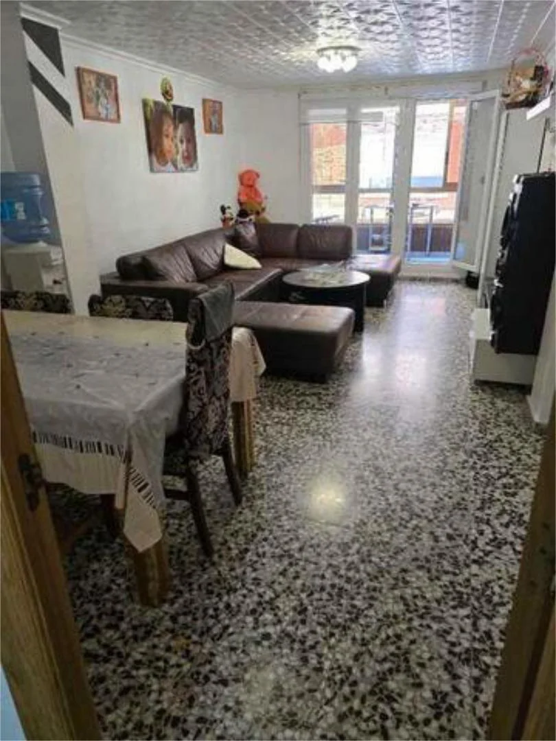 Piso amplio en Centro con cuatro habitaciones