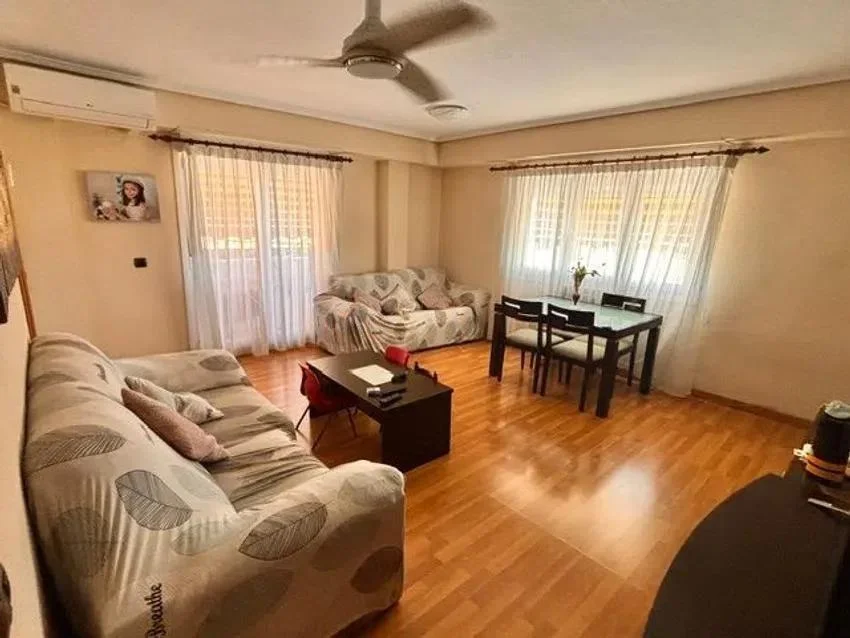 Bright top-floor flat, 3 bedrooms