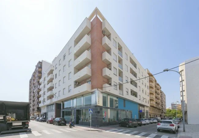 Commercial premises in Oliva, 250 m²